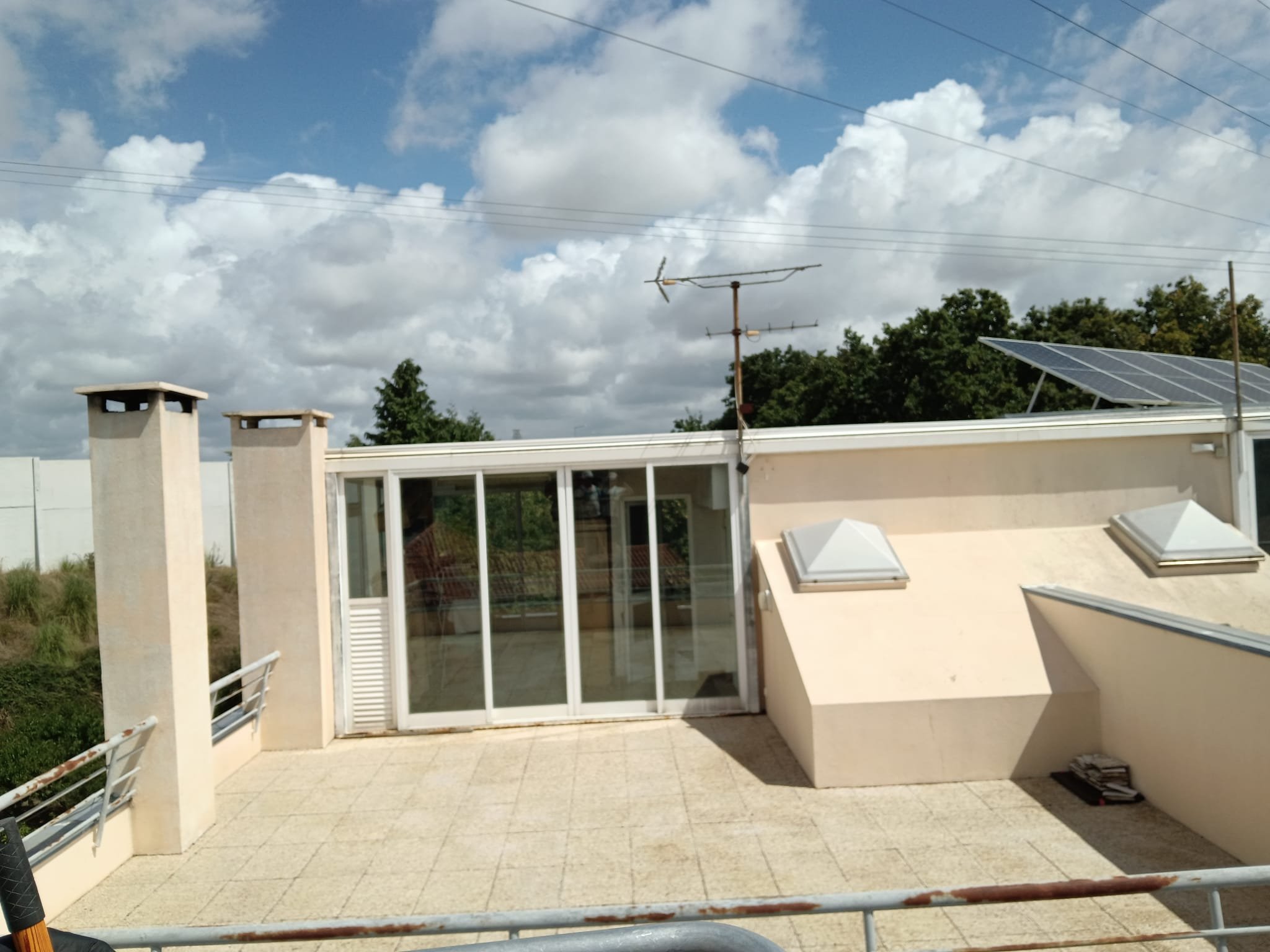 Terraço da moradia em Leça da Palmeira depois da lavagem
