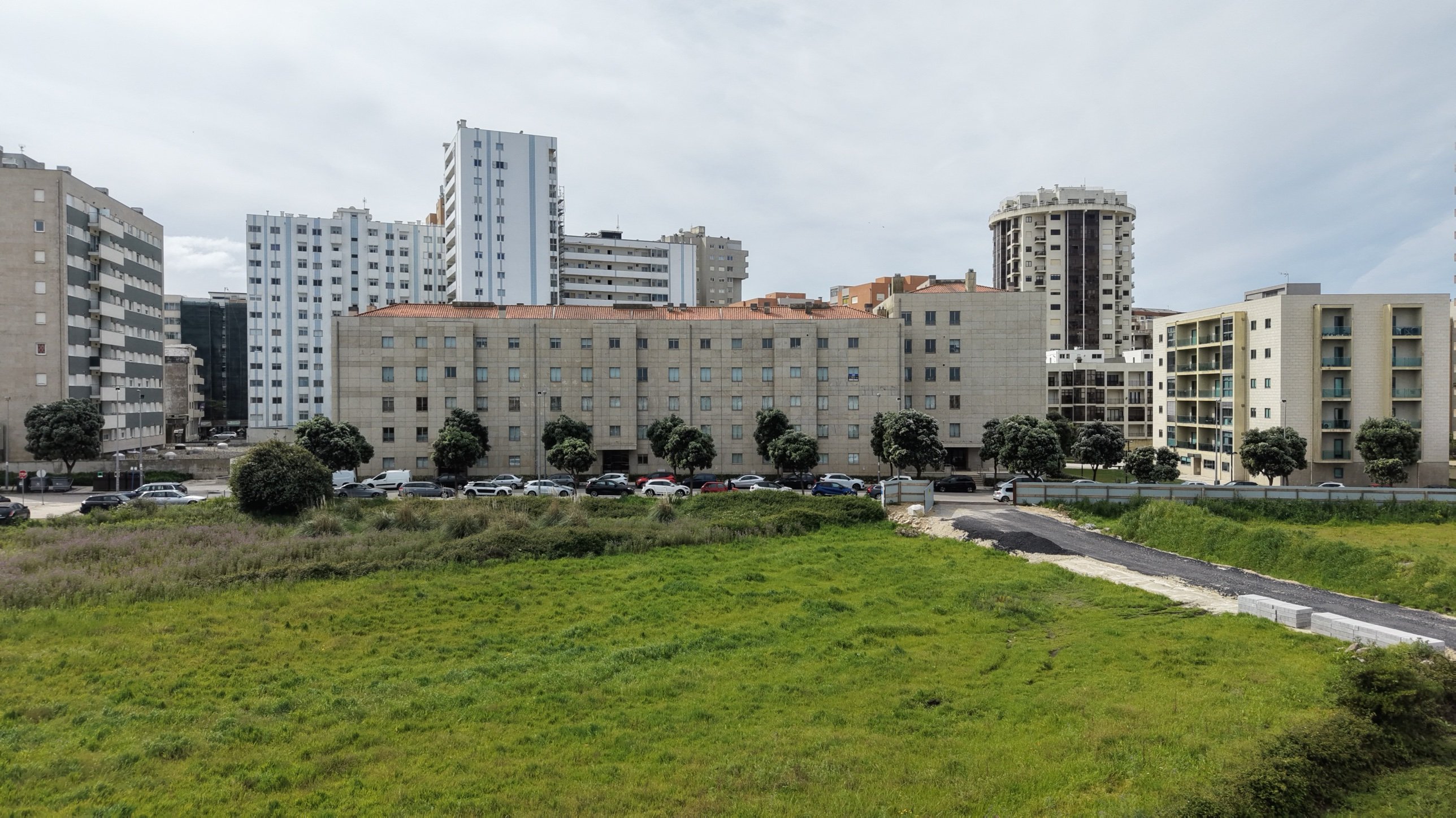 Vista geral do Edifício Albatroz depois da limpeza das fachadas